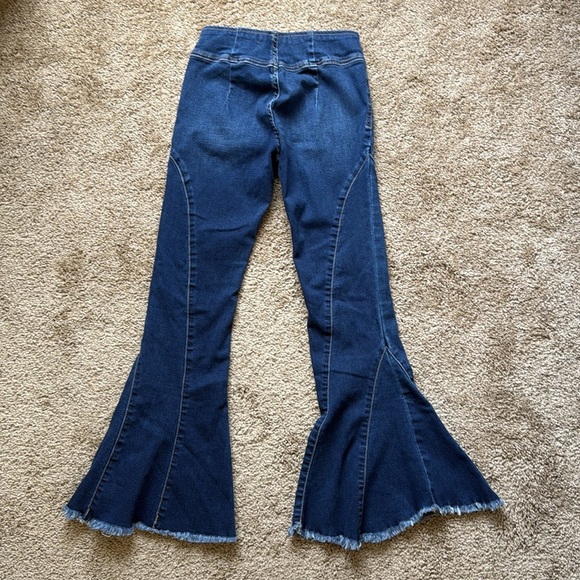 We The Free Curvy Last Dance Low Rise Flare Crop Jeans Dark Wash Pull On - Picture 3 of 10